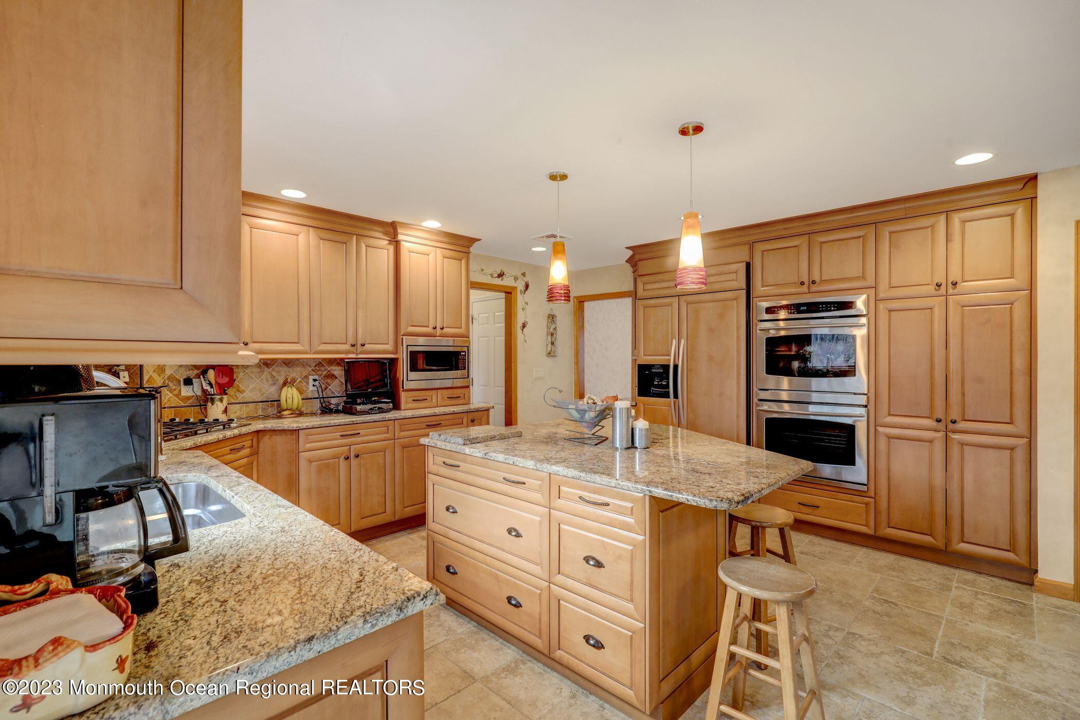 14 Nancy Road Marlboro, NJ 07746 - Photo 12 of 43 14 nancy kitchen#5