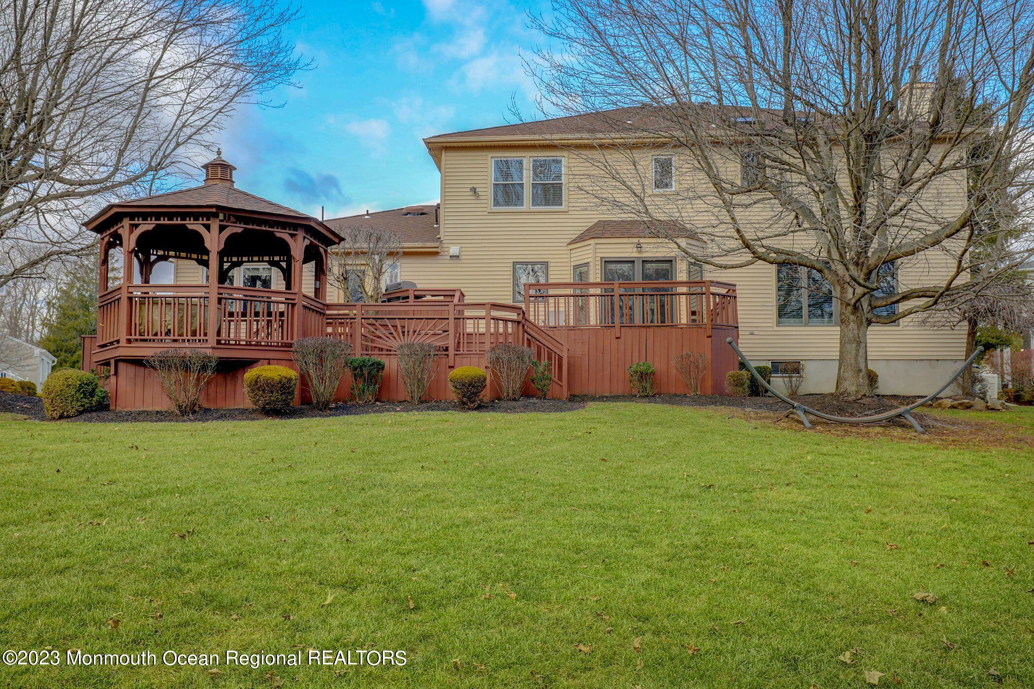14 Nancy Road Marlboro, NJ 07746 - Photo 38 of 43 14 nancy 3 level deck #3