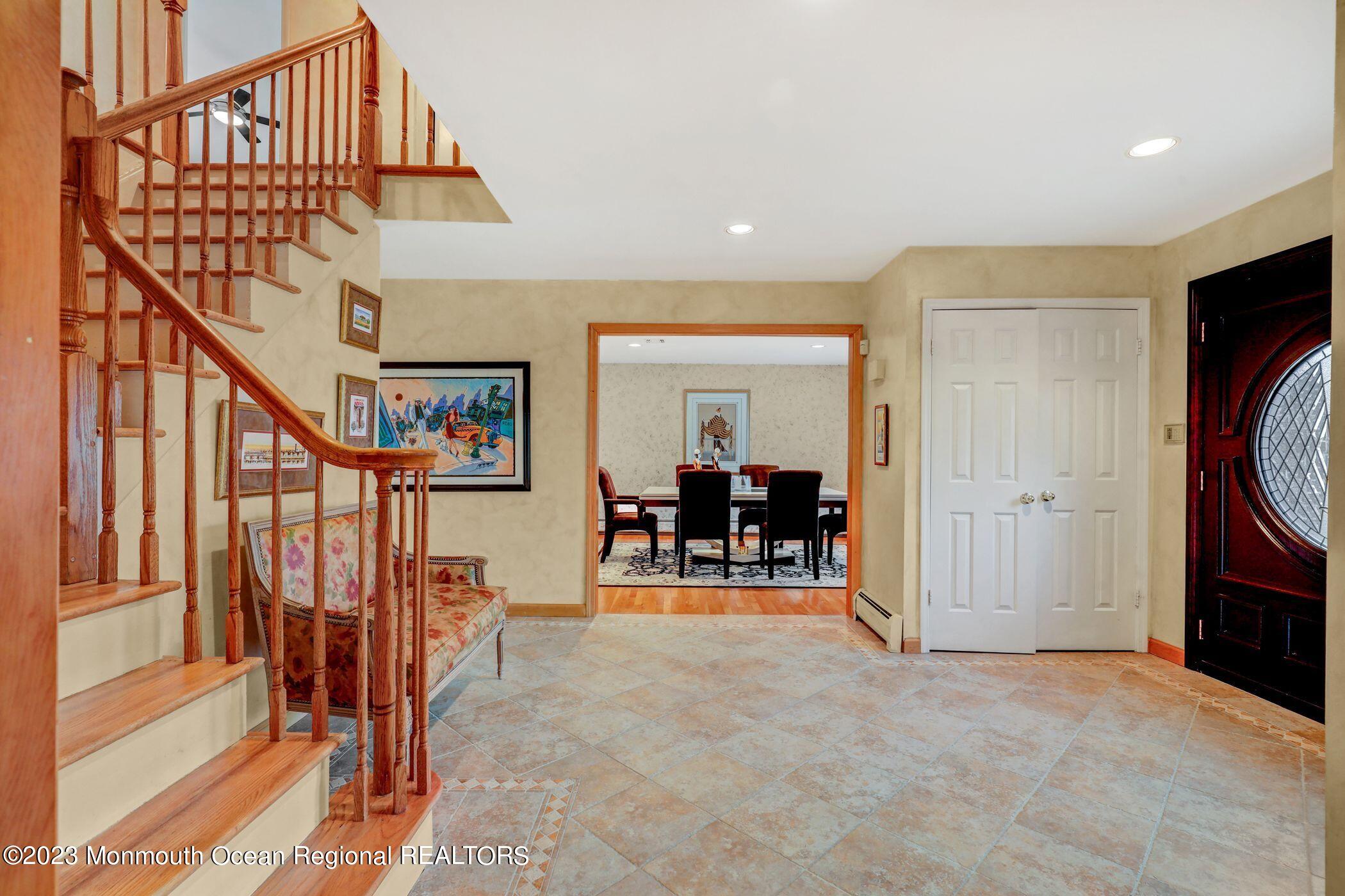 14 Nancy Road Marlboro, NJ 07746 - Photo 5 of 43 14 nancy entry hall #2