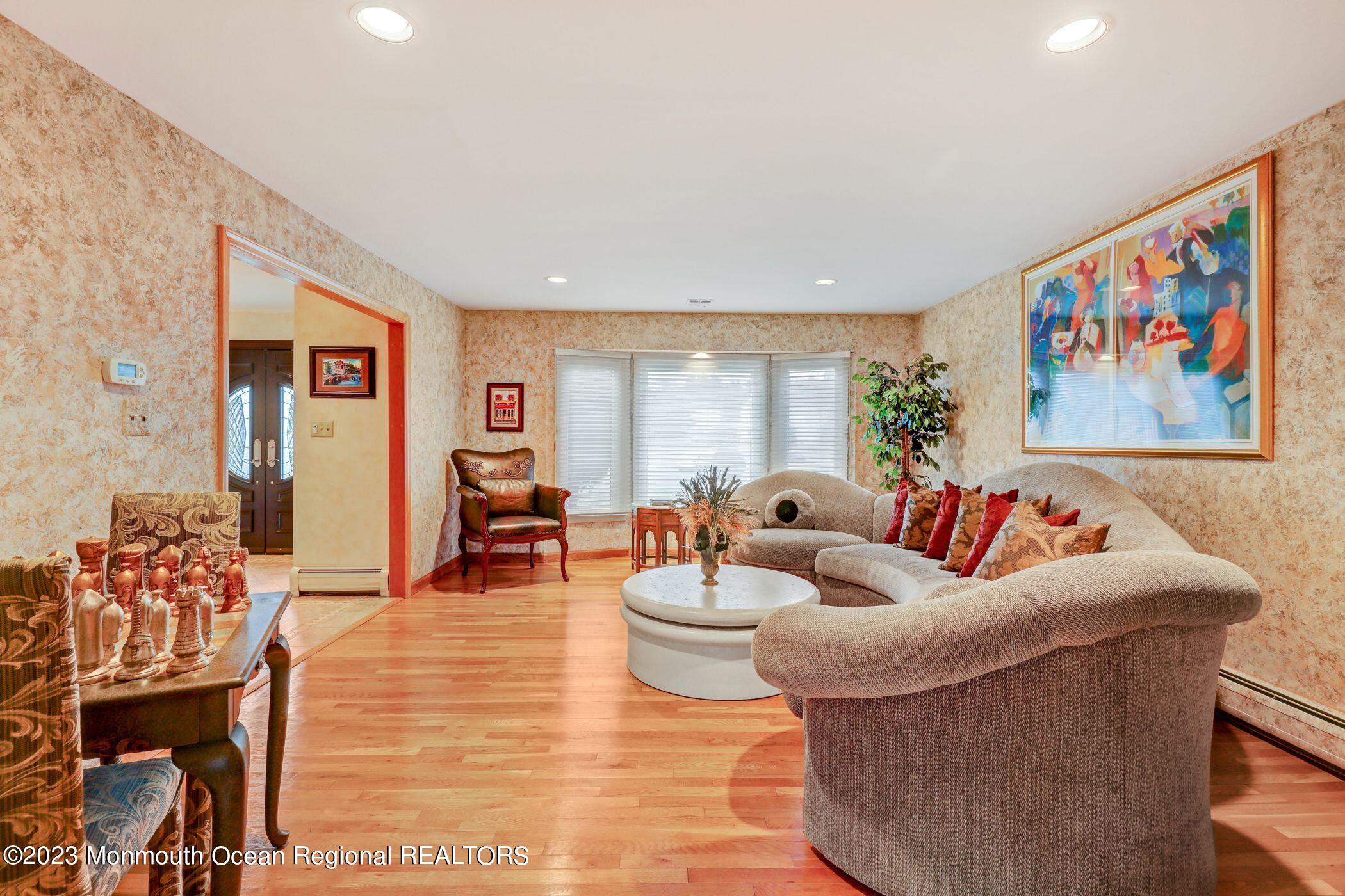 14 Nancy Road Marlboro, NJ 07746 - Photo 7 of 43 14 nancy living room #2
