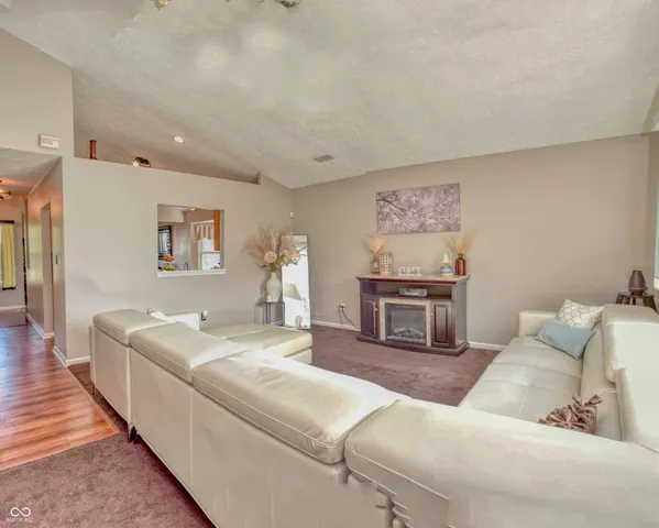 $258,000 | 10825 Sedgegrass Drive, Indianapolis, IN 46235