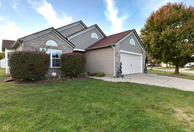$258,000 | 10825 Sedgegrass Drive, Indianapolis, IN 46235