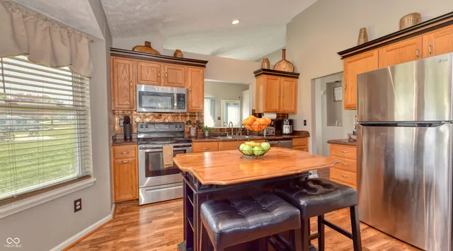 $258,000 | 10825 Sedgegrass Drive, Indianapolis, IN 46235