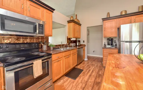 $258,000 | 10825 Sedgegrass Drive, Indianapolis, IN 46235