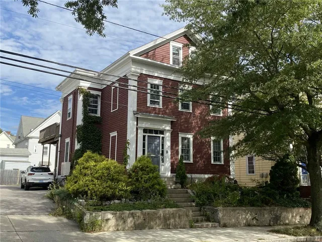 $2,200 | 76 Pitman Street, Unit 1, Providence, RI 02906