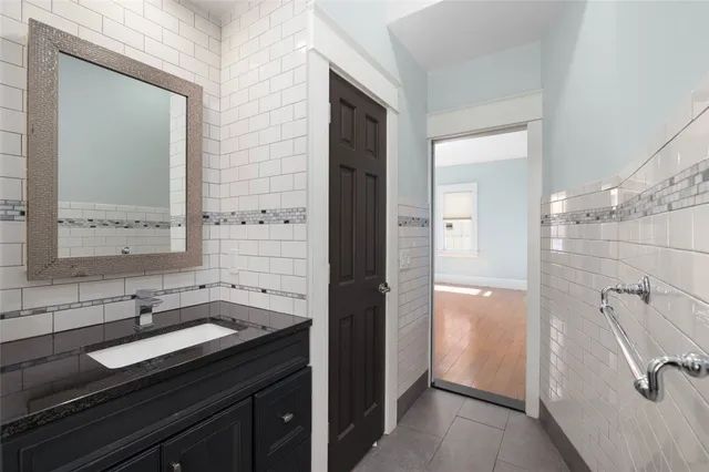 $2,200 | 76 Pitman Street, Unit 1, Providence, RI 02906