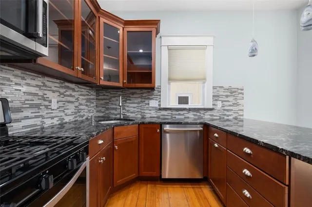 $2,200 | 76 Pitman Street, Unit 1, Providence, RI 02906