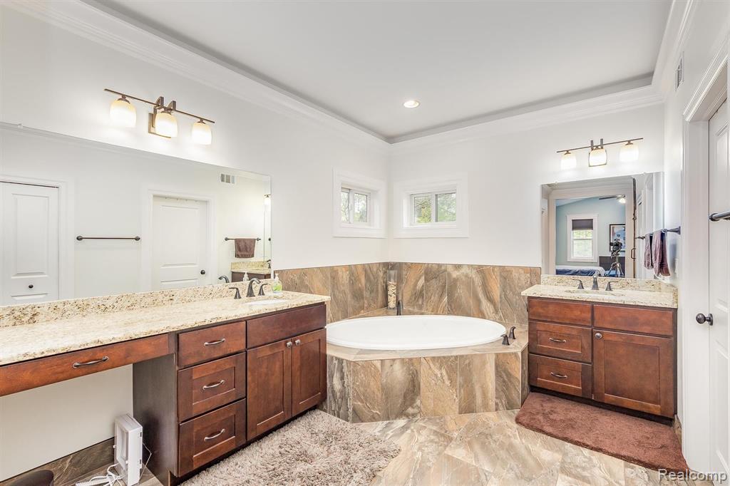 1823 Yorkshire Road Birmingham, MI 48009 - Photo 14 of 35 Gallery Image 14