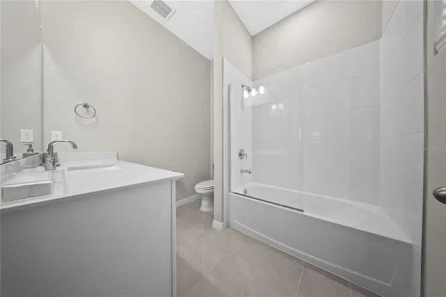 a view of empty room with a window