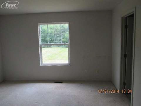 4352 North Jennings Road Flint, MI 48504 - Photo 18 of 24 20415287-17.JPG