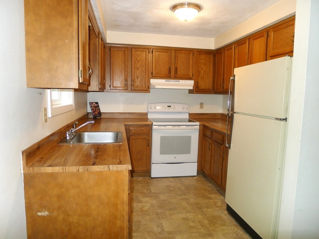 34 Lowell Road, Unit 8 Pepperell, MA 01463 - Photo 6 of 17 Gallery Image 6