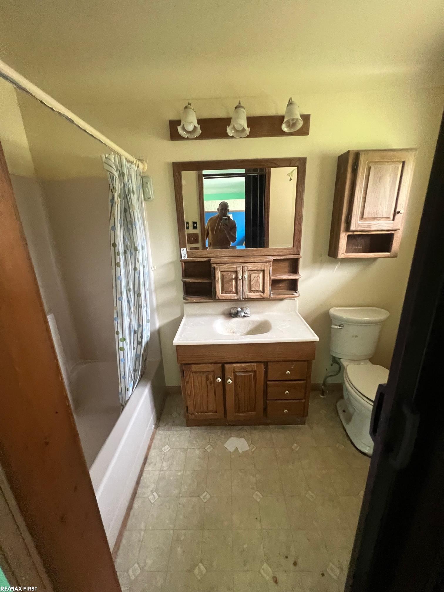6435 Johnson Flushing, MI 48433 - Photo 11 of 25 50141267-388321eb-fe60-47fb-bb62-d3b2dfbe02ce.JPG