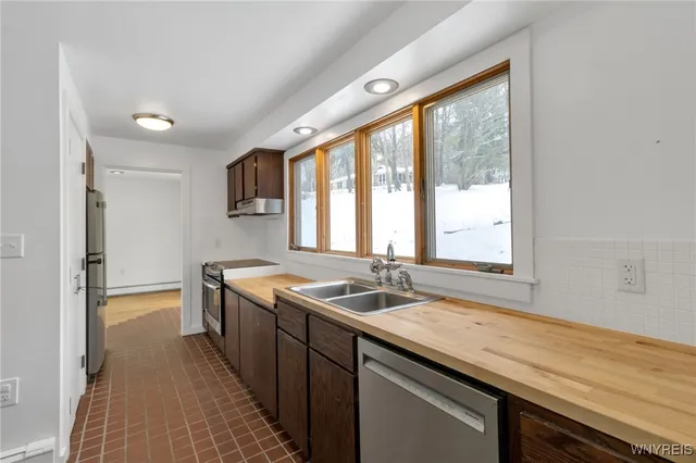 $2,250 | 2955 East Church Street, Eden, NY 14057