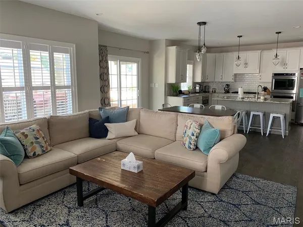 $1,049,900 | 506 Edna Avenue, St. Louis, MO 63122