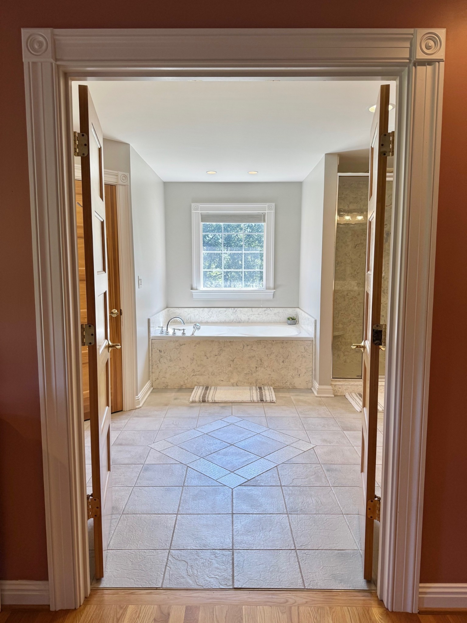 399 Edgar Meeks Road Burns, TN 37029 - Photo 23 of 28 a view of a hallway with a bathroom