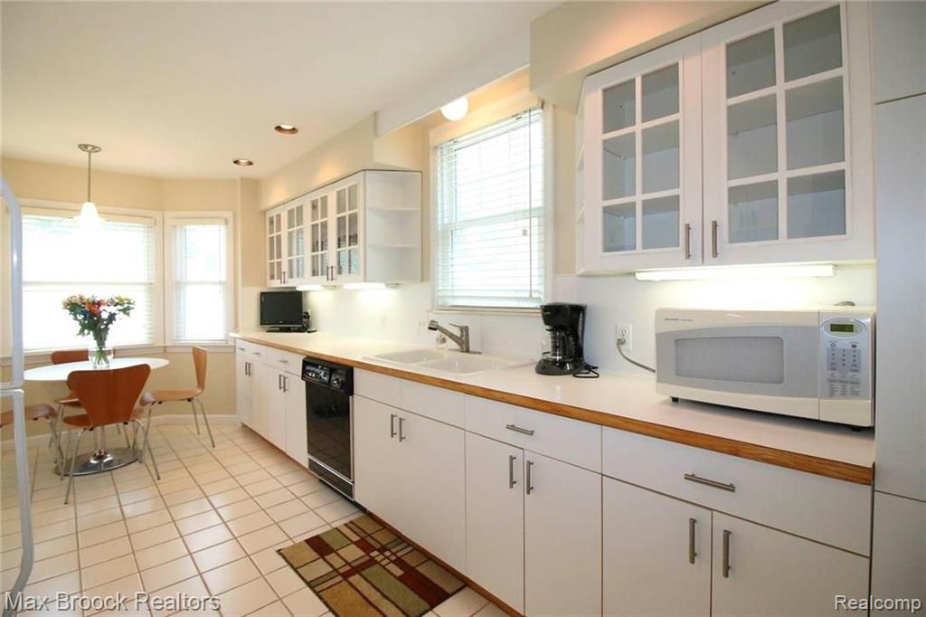 1439 Villa Road Birmingham, MI 48009 - Photo 13 of 24