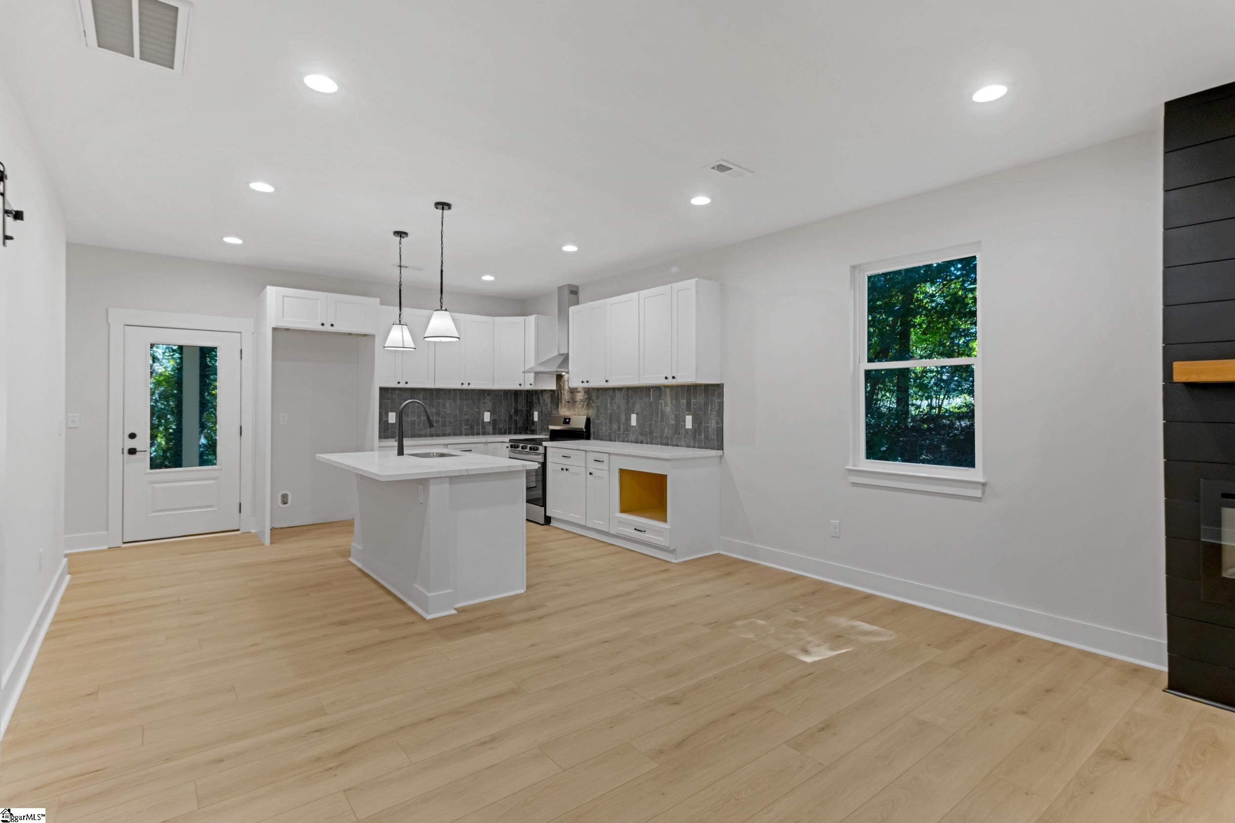 772 White Horse Rd Extension Travelers Rest, SC 29690 - Photo 8 of 46