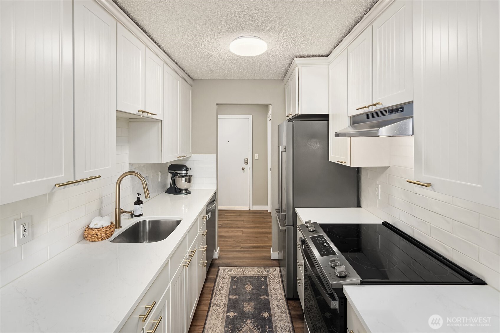 5501 11th Avenue Northwest, Unit 204 Seattle, WA 98107 - Photo 3 of 21