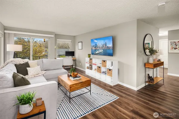 $475,000 | 5501 11th Avenue Northwest, Unit 204, Seattle, WA 98107