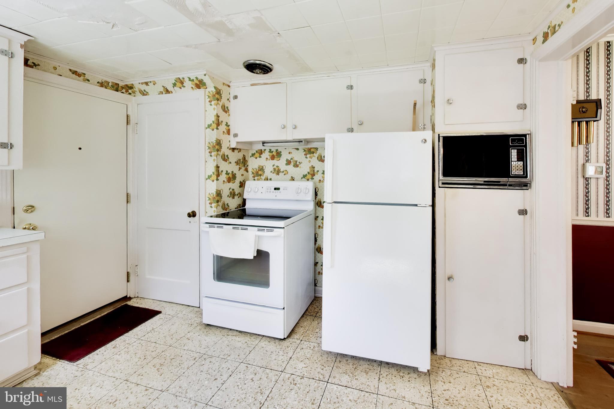 5707 Greenleaf Road Cheverly, MD 20743 - Photo 12 of 40 Charming kitchen with vintage flair.