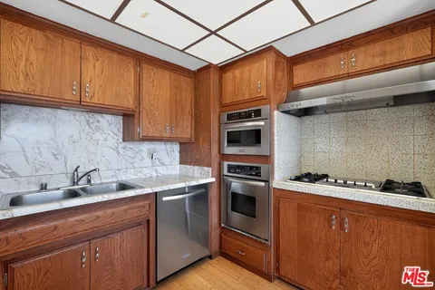$949,000 | 39000 Waterview Drive, Big Bear Lake, CA 92315