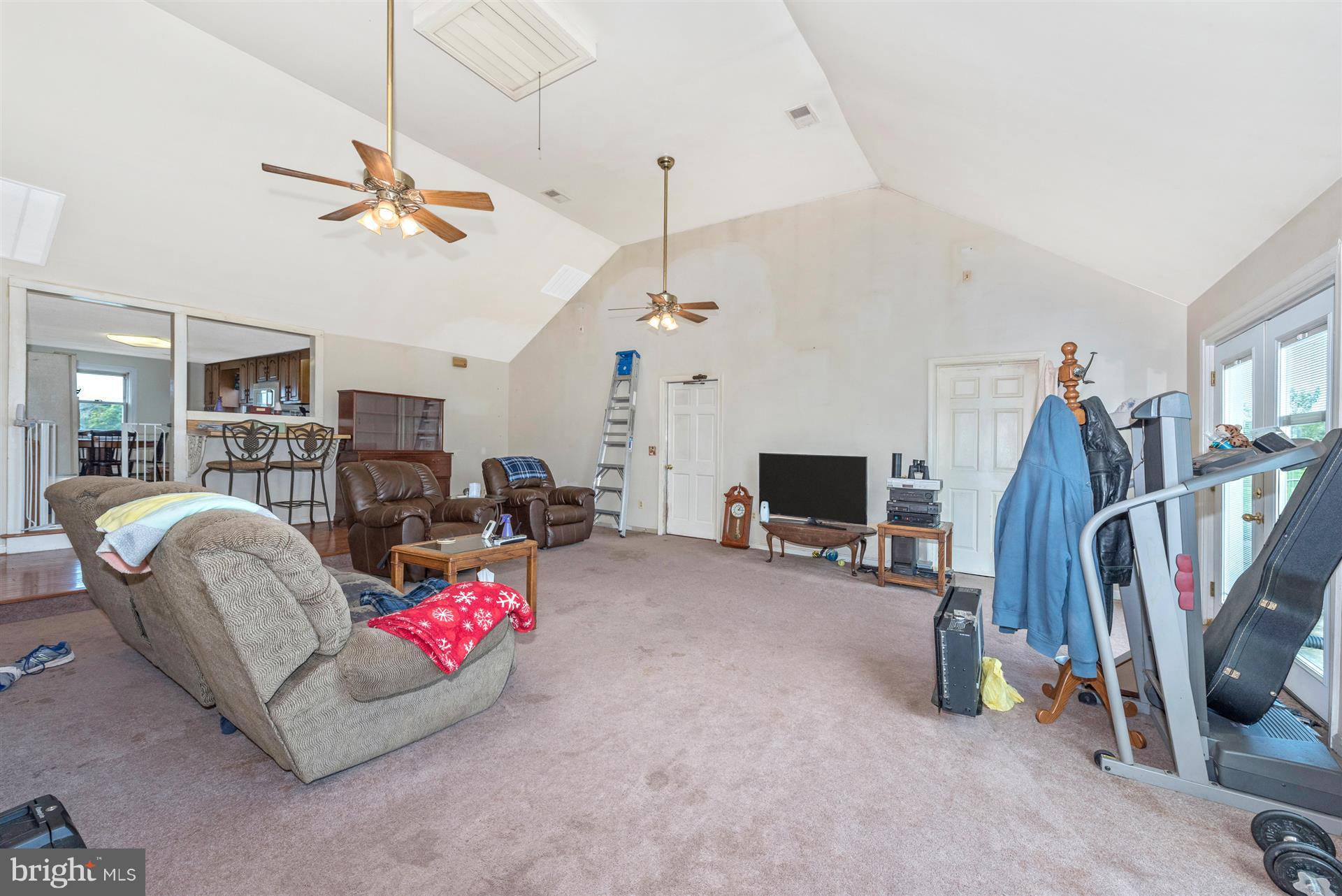 12921 Layman Road Thurmont, MD 21788 - Photo 12 of 30 Family Room