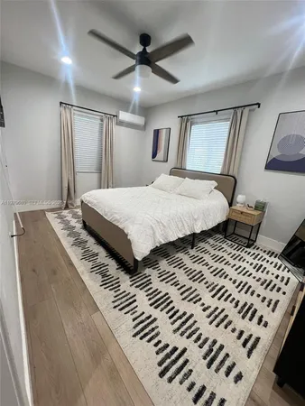 $2,200 | 2315 Taylor Street, Unit 3, Hollywood, FL 33020