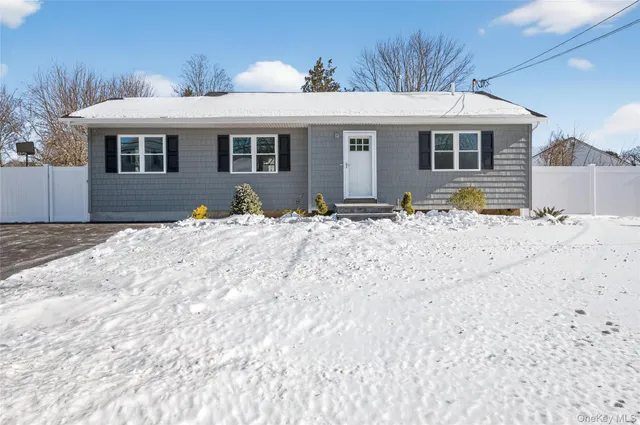 $632,000 | 1667 Manatuck Boulevard, Bay Shore, NY 11706