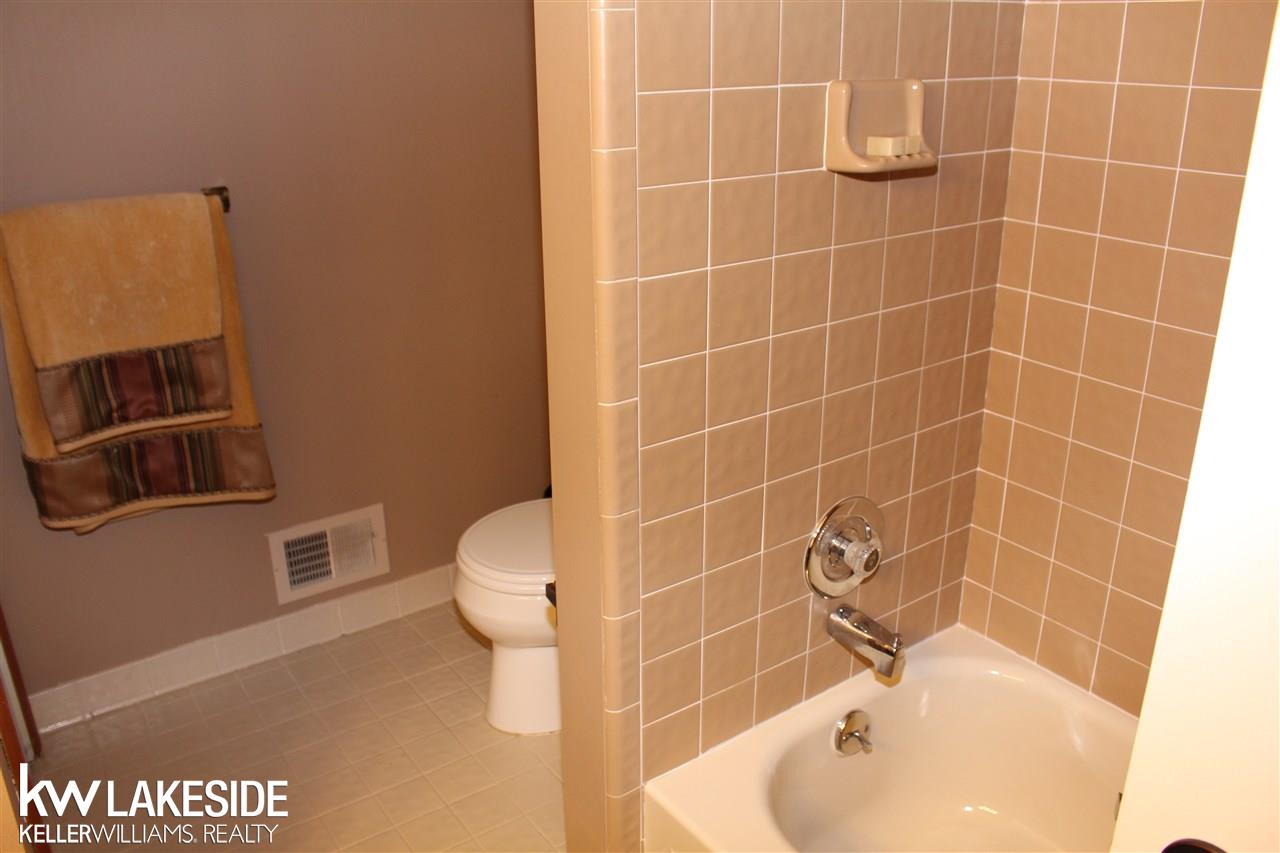 1388 Hathaway Rising Rochester Hills, MI 48306 - Photo 19 of 25