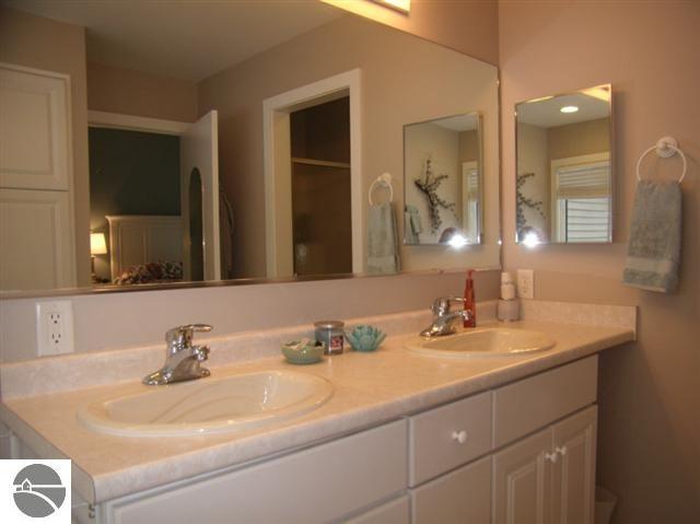 490 Eastman Road Beulah, MI 49617 - Photo 27 of 44 1741931-26.JPG