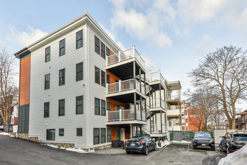 28 Iffley Road, Unit 4 Boston, MA 02130 - Photo 23 of 29