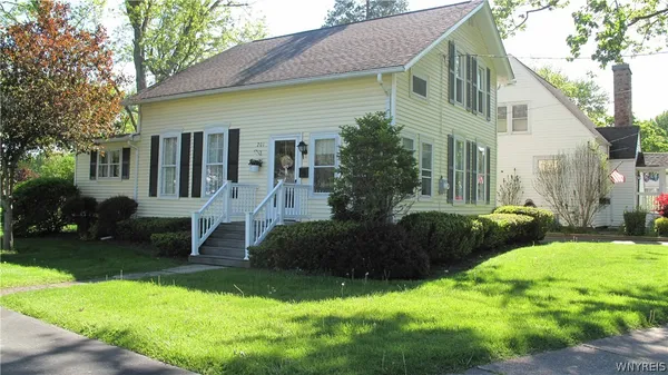 $199,900 | 201 Akron Street, Lockport, NY 14094
