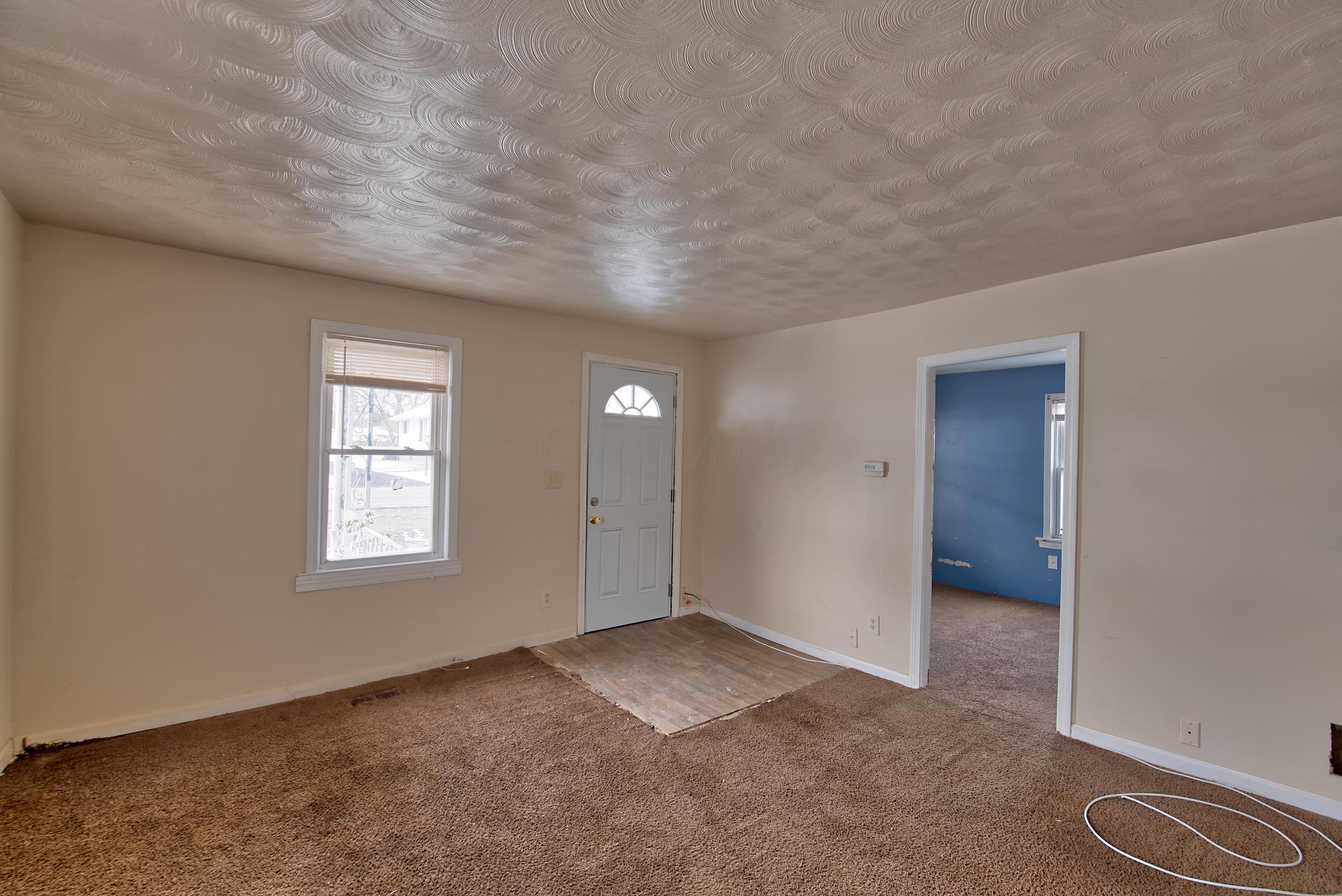 1952 Sale Road Columbus, OH 43224 - Photo 3 of 9