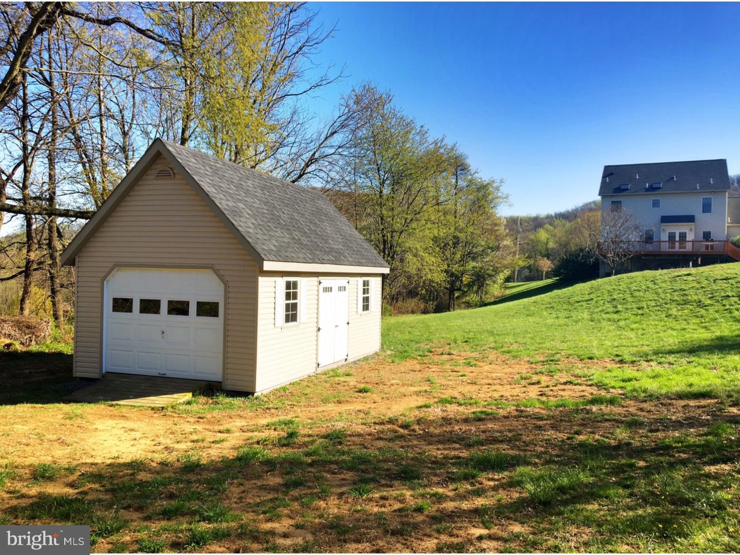 102 Grandview Road Boyertown, PA 19512 - Photo 22 of 25 Garage