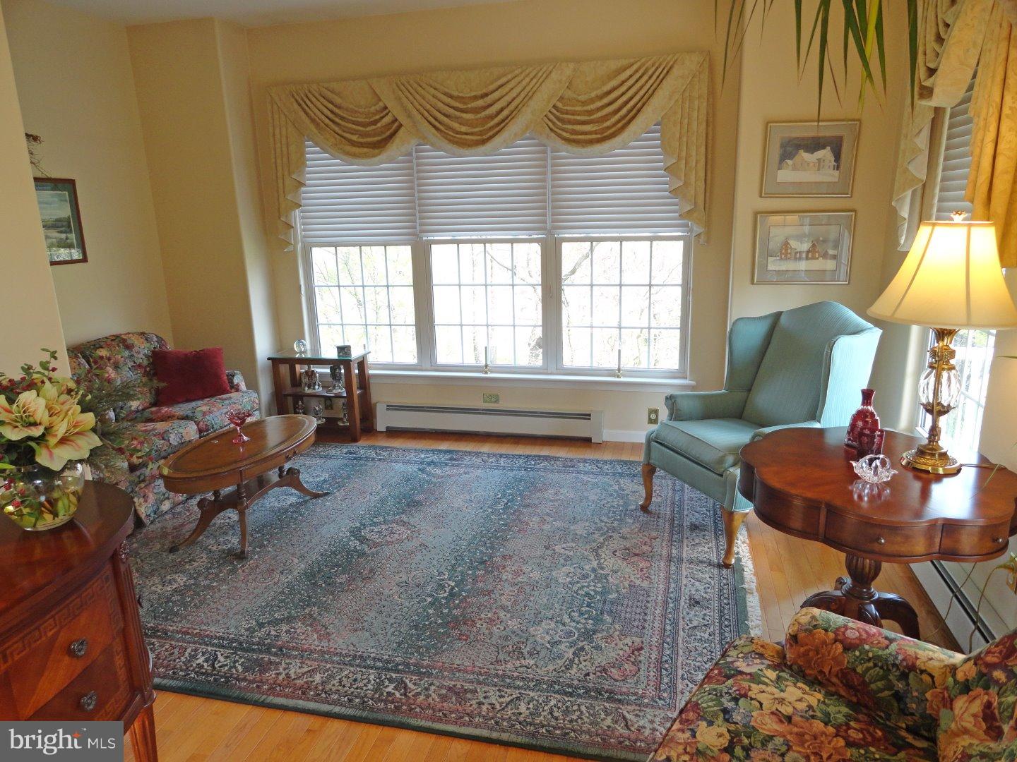 102 Grandview Road Boyertown, PA 19512 - Photo 8 of 25 Living Room