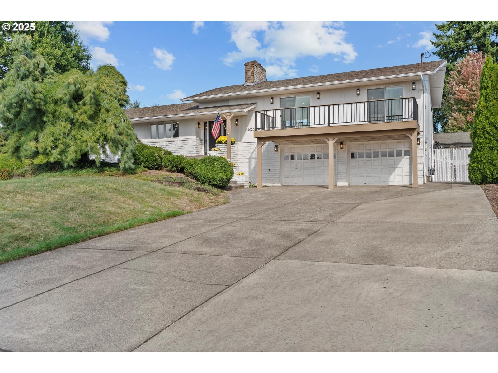 4020 Ridge Lane West Linn, OR 97068 - Photo 1 of 39 Gallery Image 1