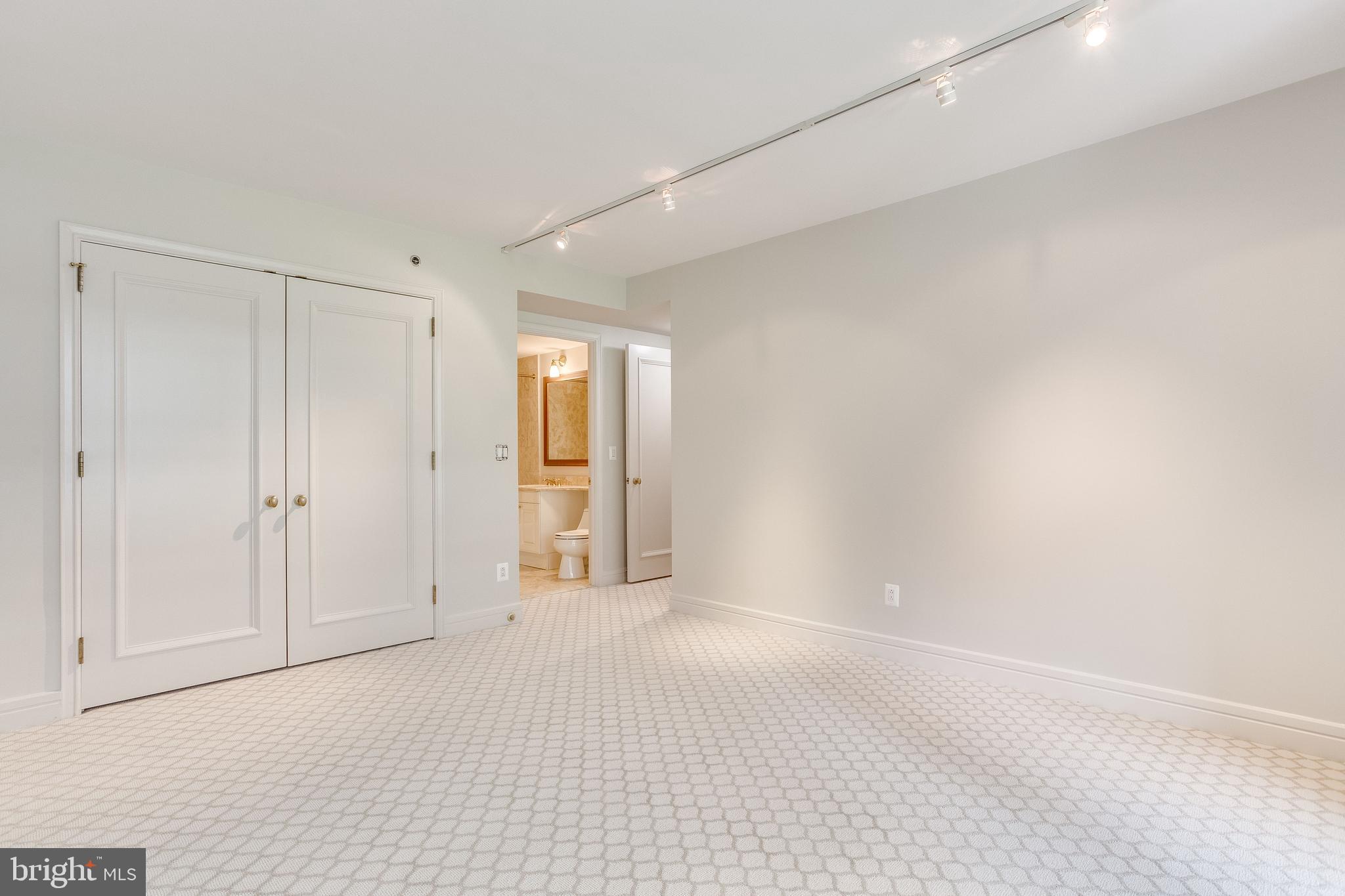 1111 23rd Street Northwest, Unit 4G Washington, DC 20037 - Photo 11 of 19 OWNER'S SUITE