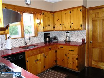 1069 Eagle Road Newtown, PA 18940 - Photo 2 of 12 Kitchen