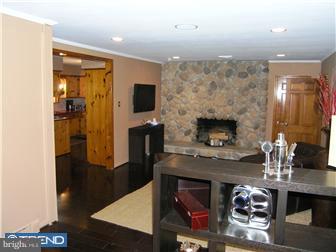 1069 Eagle Road Newtown, PA 18940 - Photo 5 of 12 Family Room