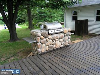 1069 Eagle Road Newtown, PA 18940 - Photo 7 of 12 Deck
