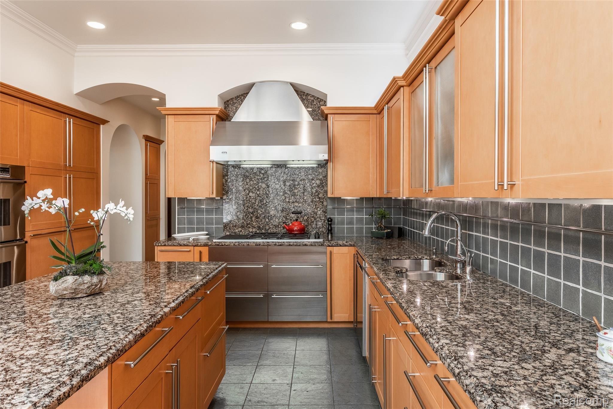 222 Aspen Road Birmingham, MI 48009 - Photo 21 of 50 20.jpg