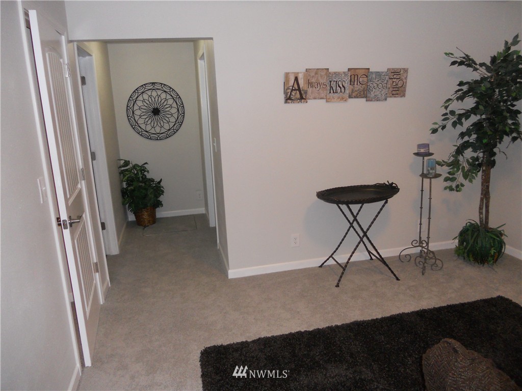 5118 Northeast 12th Street Renton, WA 98059 - Photo 17 of 24