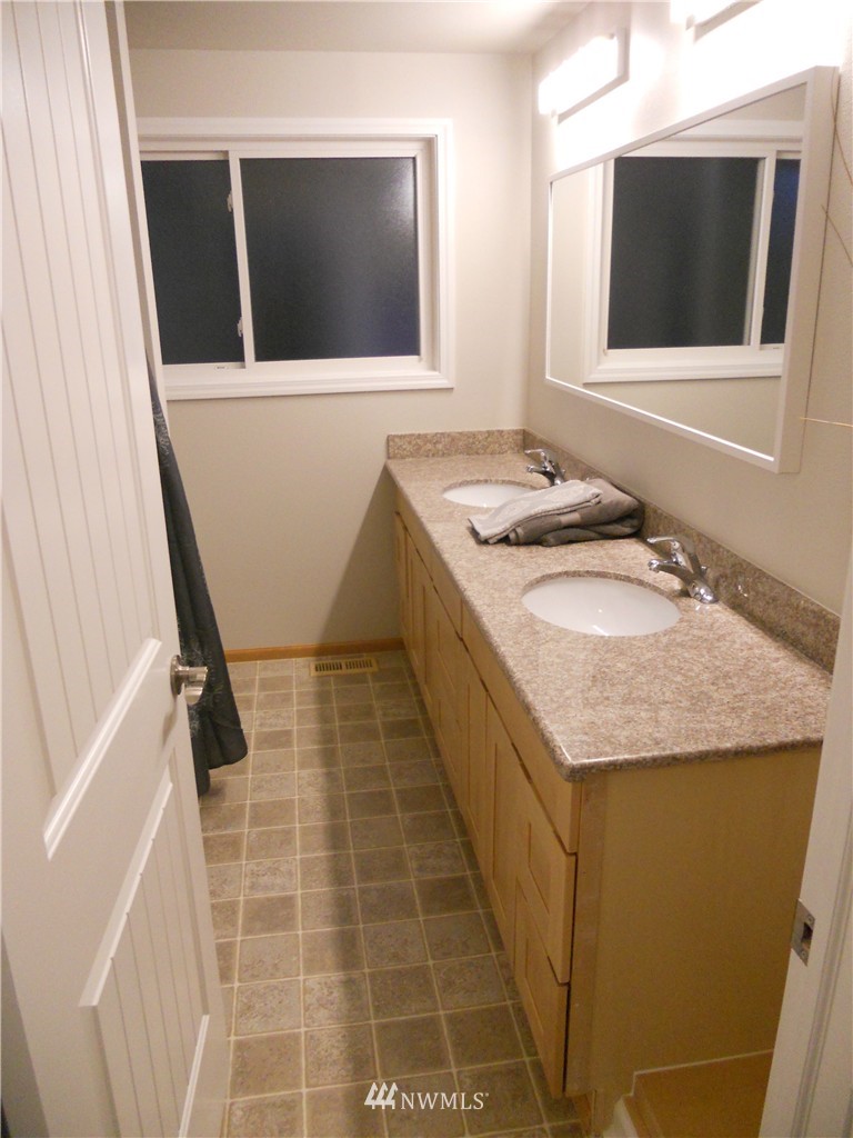 5118 Northeast 12th Street Renton, WA 98059 - Photo 20 of 24