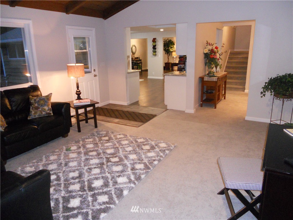 5118 Northeast 12th Street Renton, WA 98059 - Photo 9 of 24
