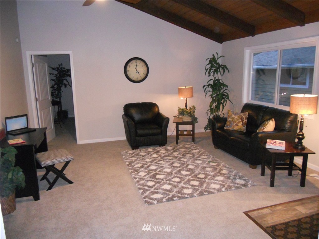 5118 Northeast 12th Street Renton, WA 98059 - Photo 10 of 24