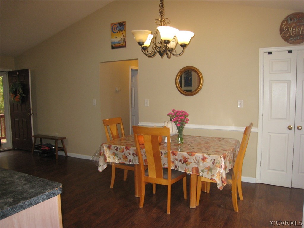 19355 Monroeville Road Ruther Glen, VA 22546 - Photo 11 of 49 Double pantry, cathedral ceilings, easy clean newe