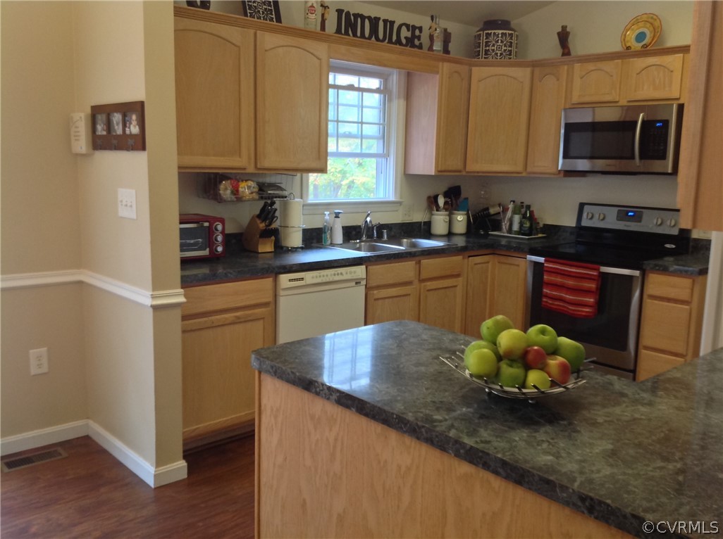 19355 Monroeville Road Ruther Glen, VA 22546 - Photo 13 of 49 High cathedral ceilings not shown, oodles cabinets