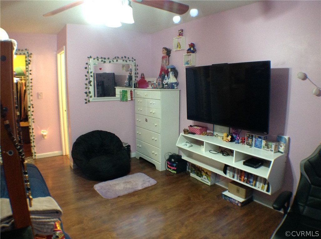 19355 Monroeville Road Ruther Glen, VA 22546 - Photo 21 of 49 Newer laminate easy clean flooring, ceiling fan, H
