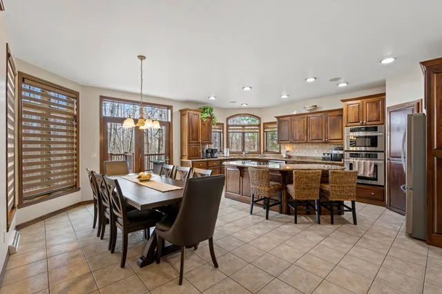 $975,900 | 3062 Hawk Ridge Trail, Suamico, WI 54313