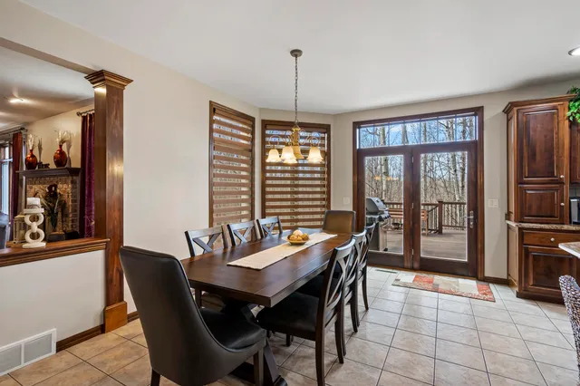 $975,900 | 3062 Hawk Ridge Trail, Suamico, WI 54313